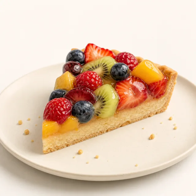 Fruit pie with cake dough (average), homemade