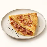 Crêpe fine au lard, préparée
