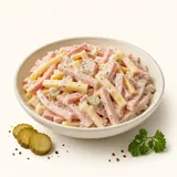 Salade de cervelas et fromage, préparée